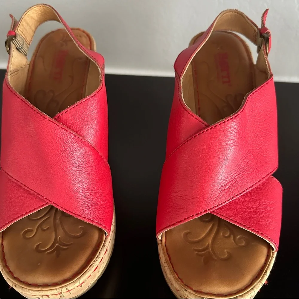 Born Jenni Red Leather Platform Comfort Sandals Size 8